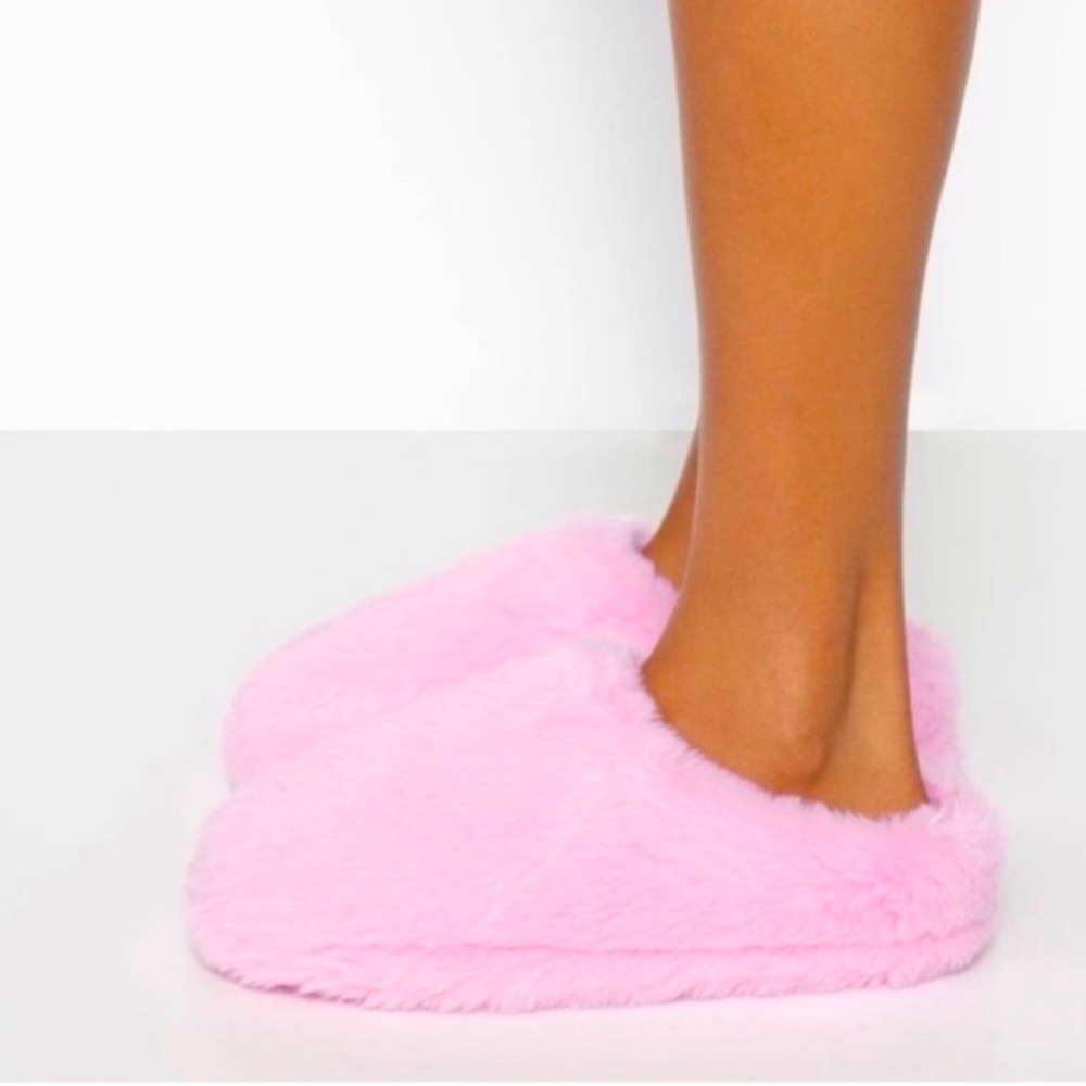Skims limited edition fur slippers